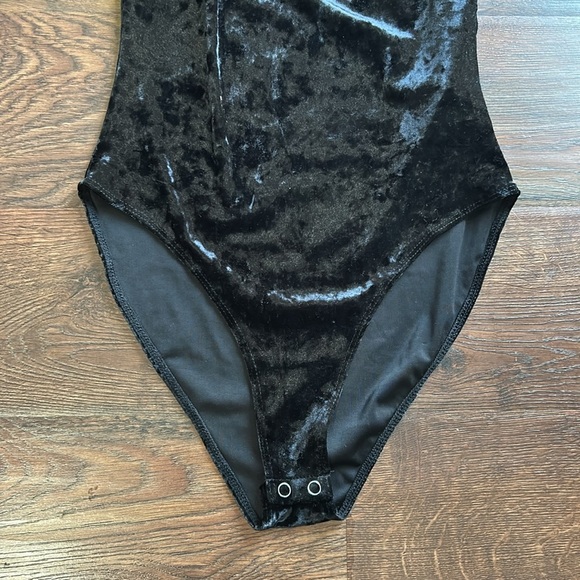 Forever 21 Black Velvet Bodysuit | Black Velvet Onesie | Black Velvet | - Picture 3 of 8